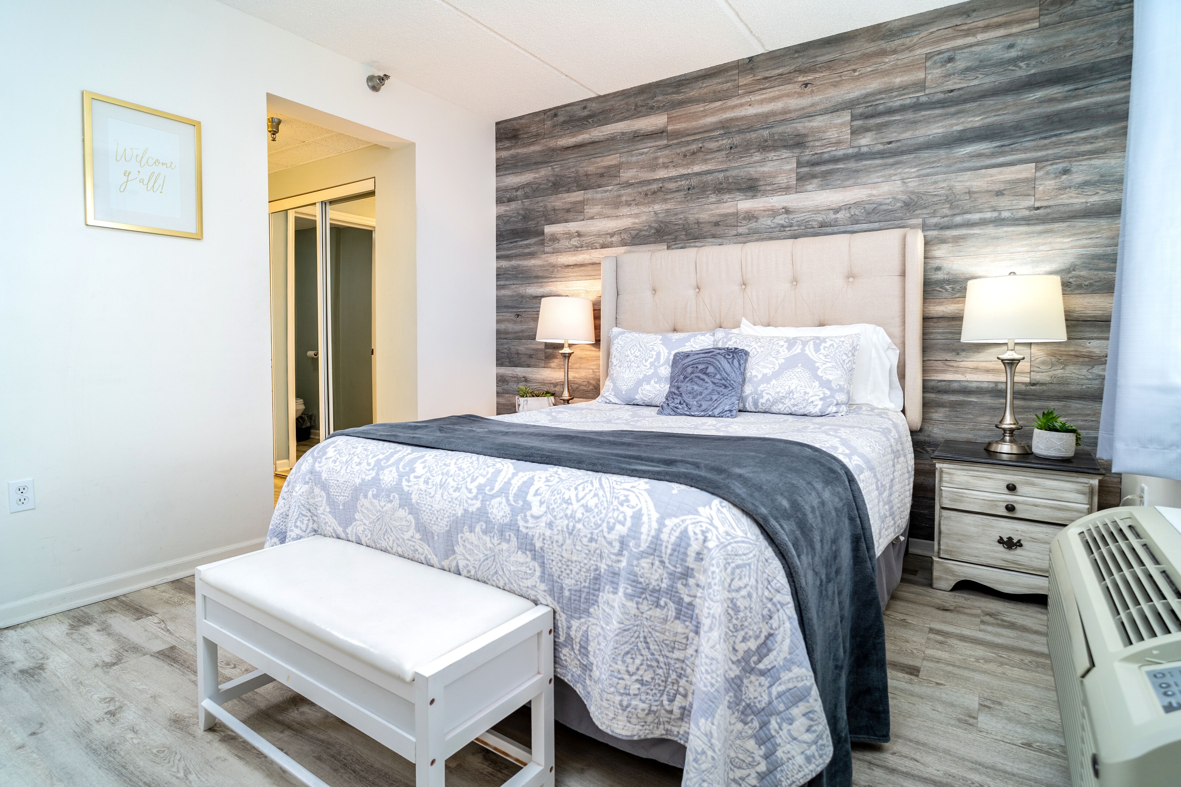 2 多间卧室、熨斗/熨衣板、免费 WiFi  、床单