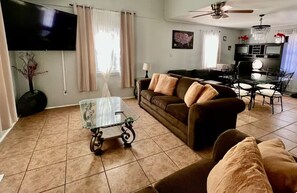 Smart TV, computer monitors, printers - Whole House-Near Airport, Beaches & Downtown Savannah (Savannah)
