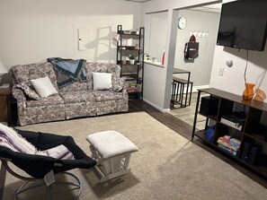 Smart TV - Cozy lake house on Sabattus Pond 2 bed 1 Bath  (Sabattus)