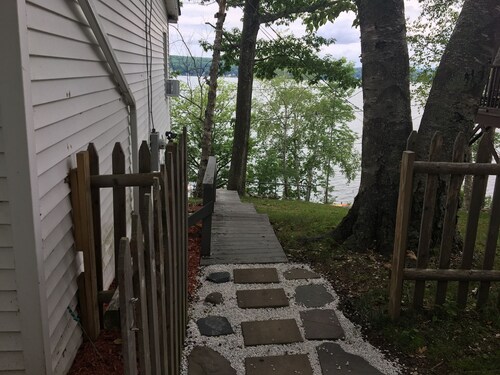 Cozy lake house on Sabattus Pond 2 bed 1 Bath 