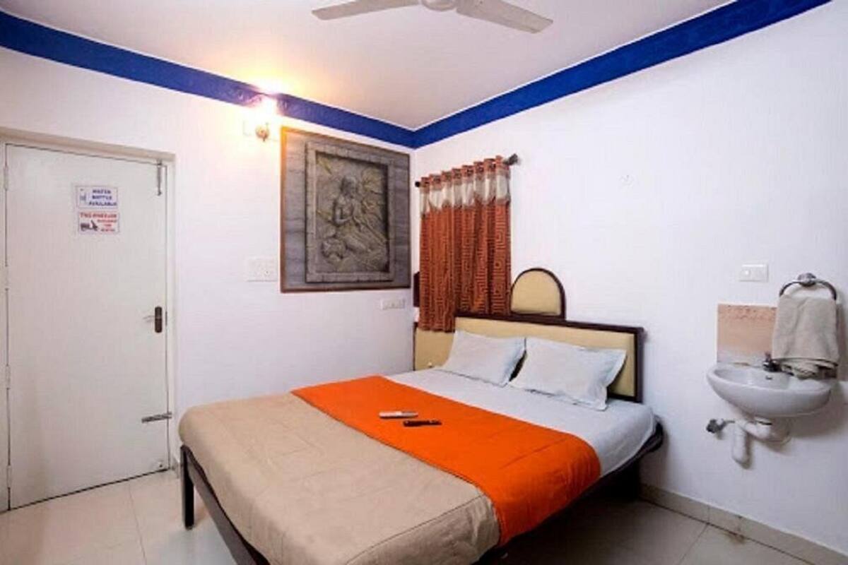 Deluxe Room | Premium bedding, WiFi (free)