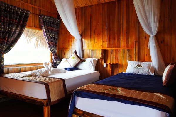 Bungalow Panoramic - balkong - utsikt mot dalen | Allergitestade sängkläder, Select Comfort-madrasser och minibar