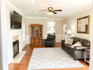 Unclassified image, 4 of 67, button