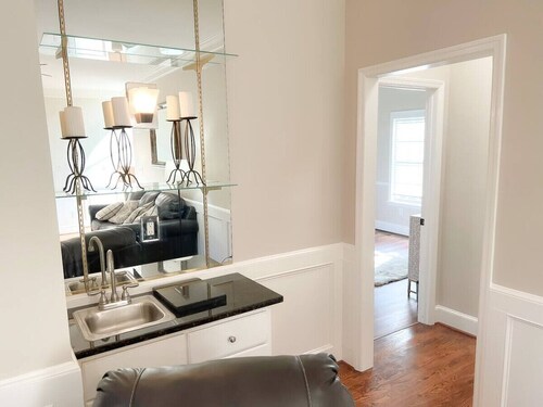 Spacious Retreat 5B/2.5b with 4 King beds & EV Charger