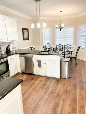 Unclassified image, 5 of 67, button