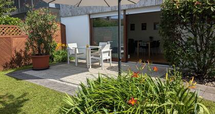 Ferienwohnung Schwarzwaldblick" mit Bergblick, privater Terrasse und Garten