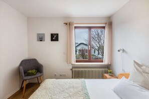 1 bedroom, iron/ironing board, free WiFi, bed sheets - Holiday Apartment Schwarzwaldblick with Mountain View, Private Terrace and Garden (Weil am Rhein)