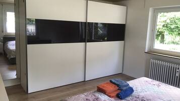 1 chambre, fer et planche Ă repasser, Wi-Fi gratuit, draps fournis