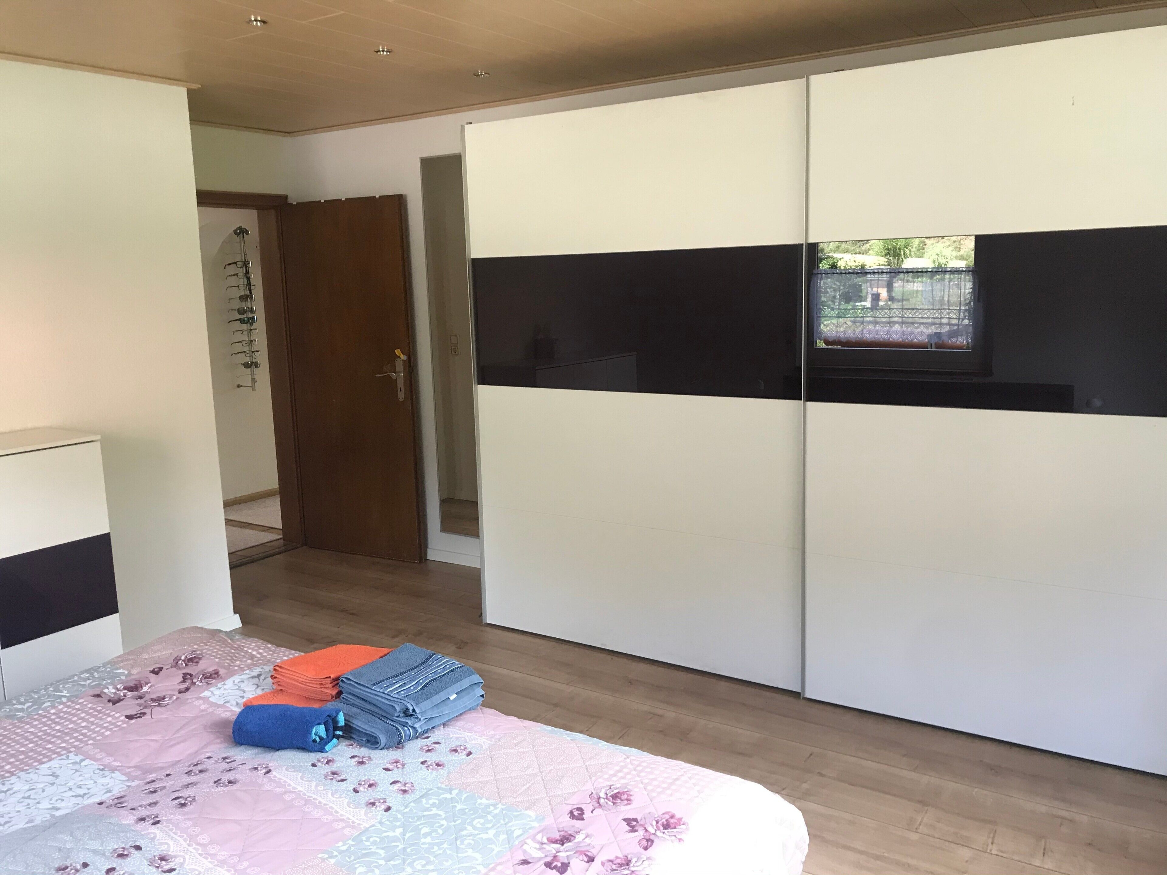 1 chambre, bureau, fer et planche à repasser, Wi-Fi gratuit