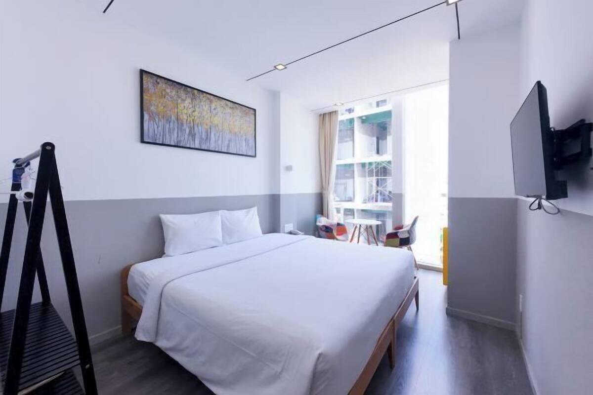 Minibar, una scrivania, insonorizzazione, Wi-Fi gratuito