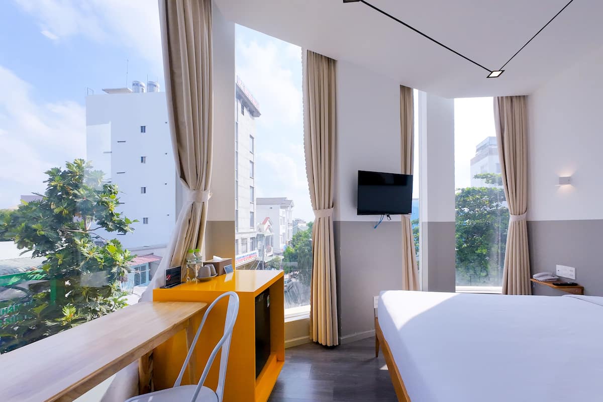Superior Double Room | Bar mini, meja, kalis bunyi, Wi-fi percuma