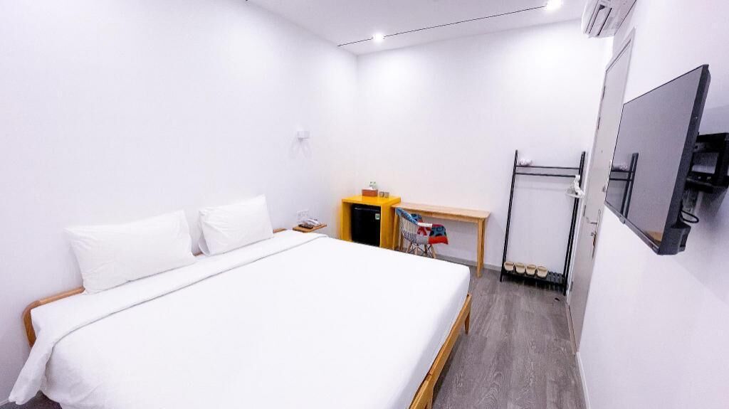 Minibar, desk, soundproofing, free WiFi