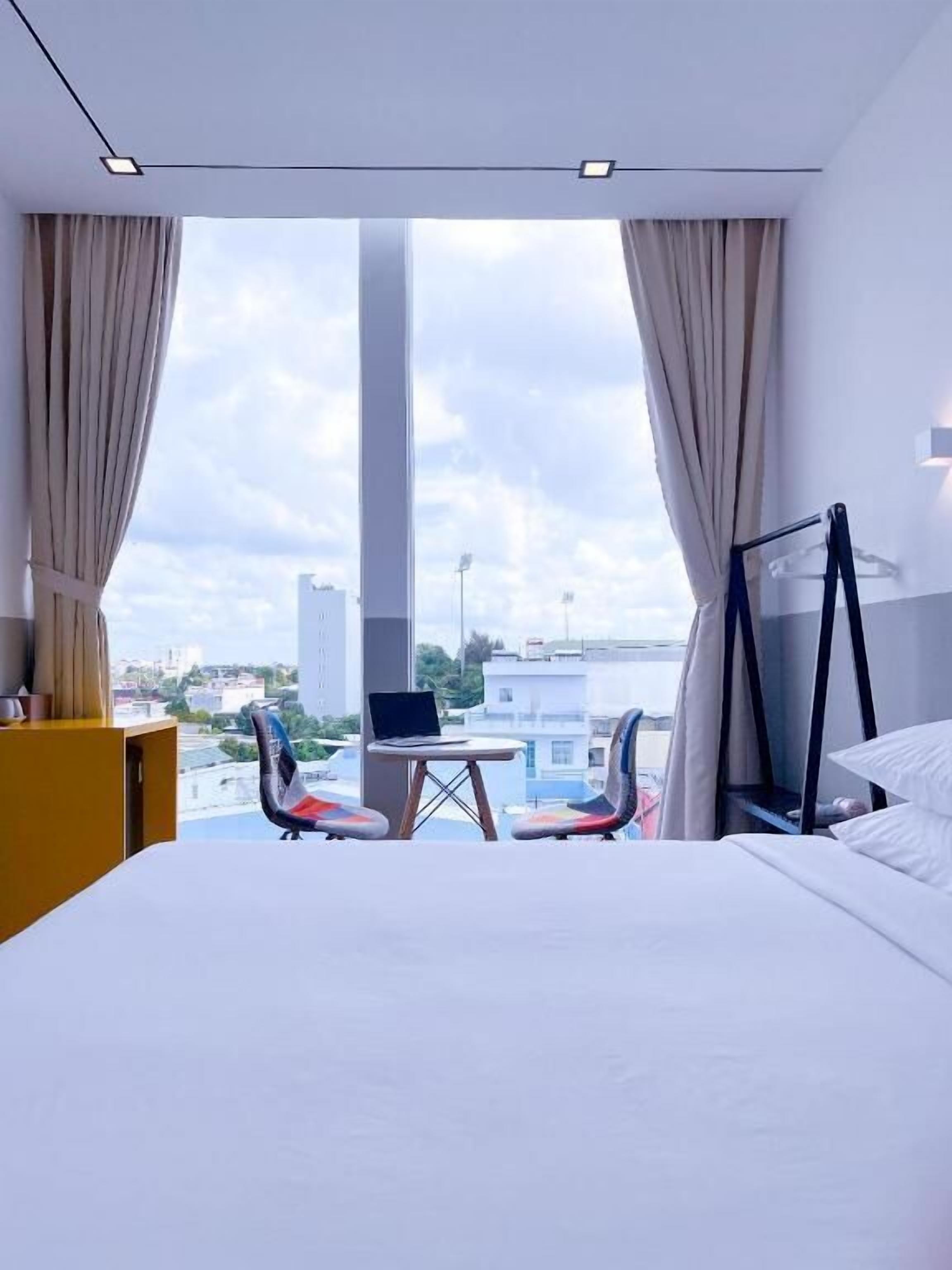Minibar, desk, soundproofing, free WiFi