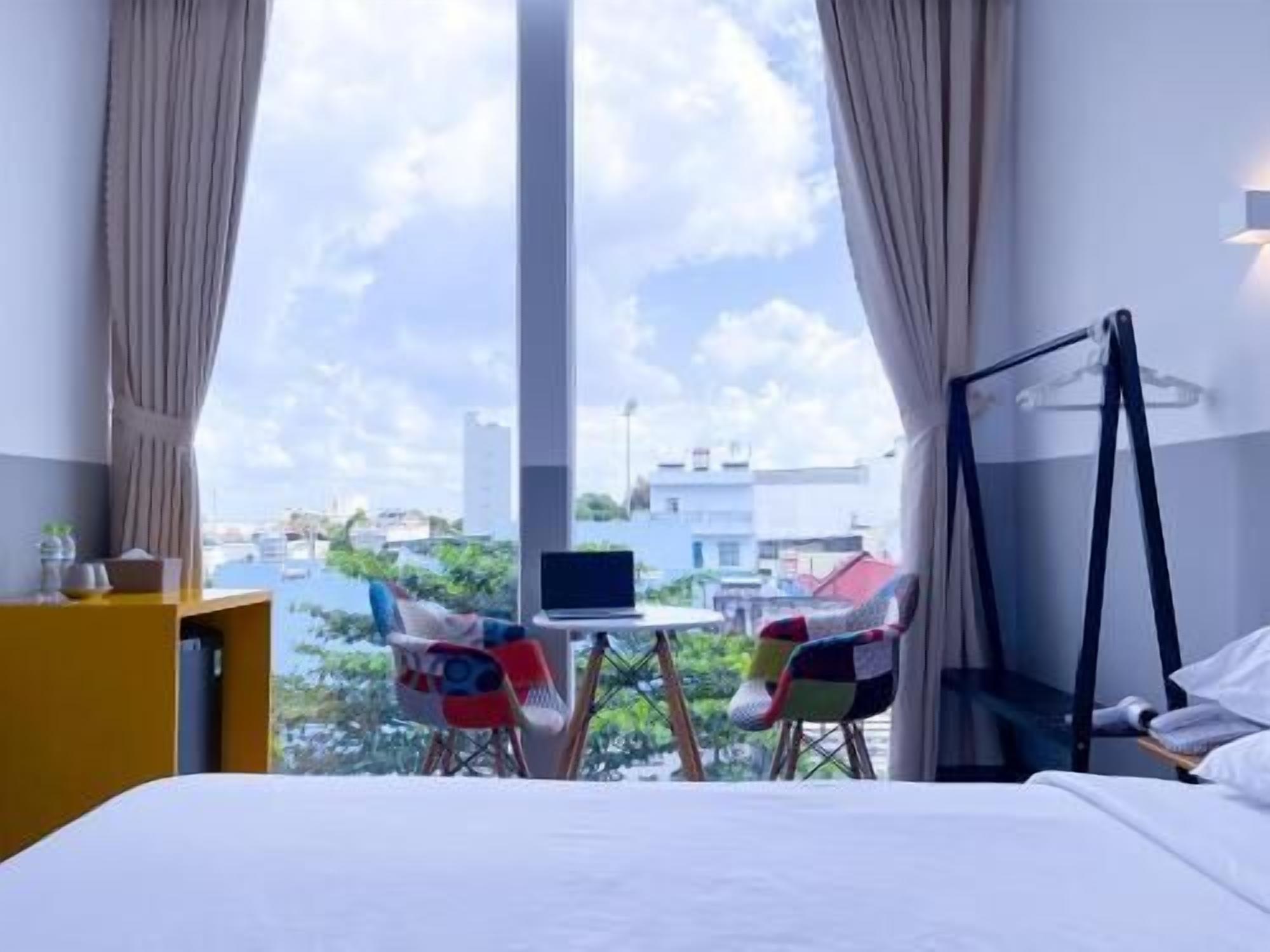 Minibar, desk, soundproofing, free WiFi