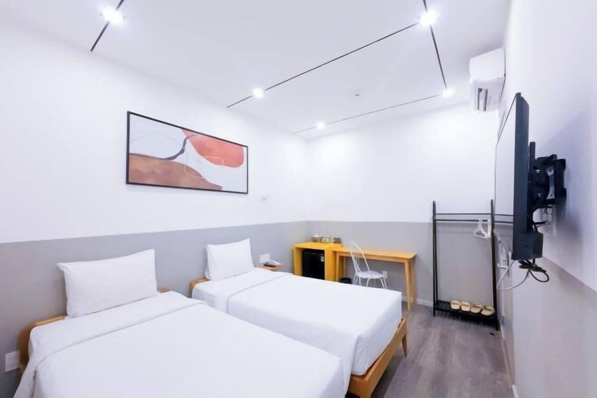 Minibar, una scrivania, insonorizzazione, Wi-Fi gratuito