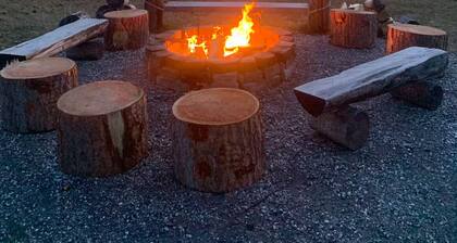 Nellâs Mountain Lodge - Movie Theatre|Arcade|Hottub|Fire Pit|18minKicking Horse