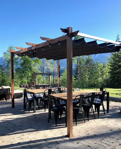 Nell’s Mountain Lodge - Movie Theatre|Arcade|Hottub|Fire Pit|18minKicking Horse