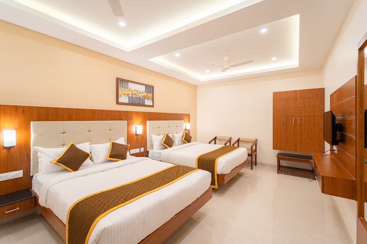 Family Room | 1 bedroom, premium bedding, down duvets, memory-foam beds