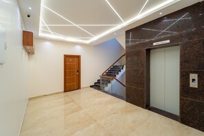 1 bedroom, premium bedding, down comforters, memory foam beds - Welcome Grand Residency  (Puducherry)