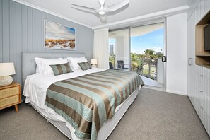 3 bedrooms, free WiFi, bed sheets - Stylish Tasteful Maroochy Escape (Sunshine Coast)