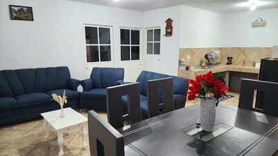 "El Rio" House
A tan solo 5 minutos de la Misión Jalpan de Serra.