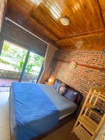 Double Room Single Use | Desk, soundproofing, free WiFi