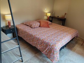 1 soverom, strykejern/-brett, wi-fi og sengetøy