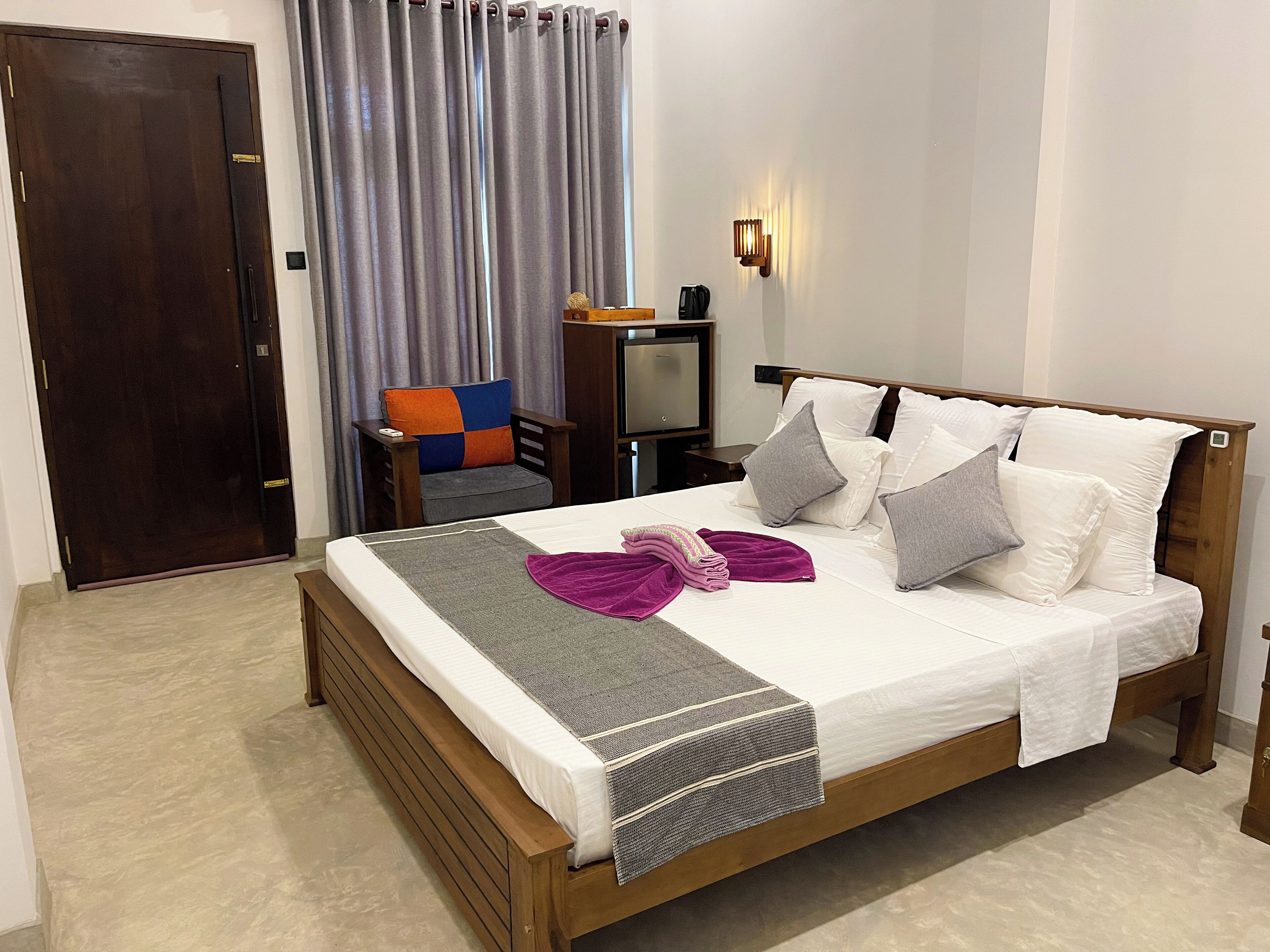 Superior kamer, 1 twee- of 2 eenpersoonsbedden, 1 slaapkamer, niet-roken, uitzicht op tuin | Lakens van Egyptisch katoen, luxe beddengoed, een minibar, een bureau