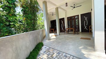 Superior Double or Twin Room, 1 Bedroom, Non Smoking, Garden View | Egyptian cotton sheets, premium bedding, minibar, desk