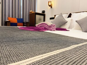 Kamar Double atau Twin Superior, 1 kamar tidur, Bebas Asap Rokok, pemandangan kebun | Seprai katun Mesir, seprai premium, minibar, dan meja kerja