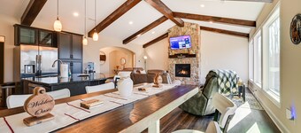 23-Acre Retreat | Wineries, Hiking & Fireplace