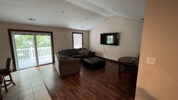 House, 2 Bedrooms | Living area