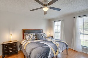 3 bedrooms, desk, iron/ironing board, Internet - Pet-Friendly Carrollton Home w/ Fenced Backyard! (Carrollton)