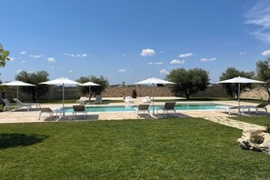 Perhehuvila, useita makuuhuoneita (Lisària Villa Delle Meraviglie with) | Uima-allas | Ulkouima-allas