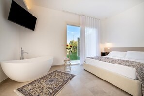 Familienvilla, Mehrere Schlafzimmer (Lisària Villa Delle Meraviglie with) | 5 Schlafzimmer, kostenloses WLAN, Bettwäsche
