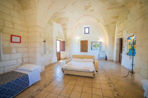 3 間臥室、免費無線上網、床單