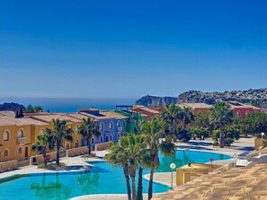 Pool - Cornerhaus with Seaviews. Pet friendly and free wifi (Cumbre del Sol)