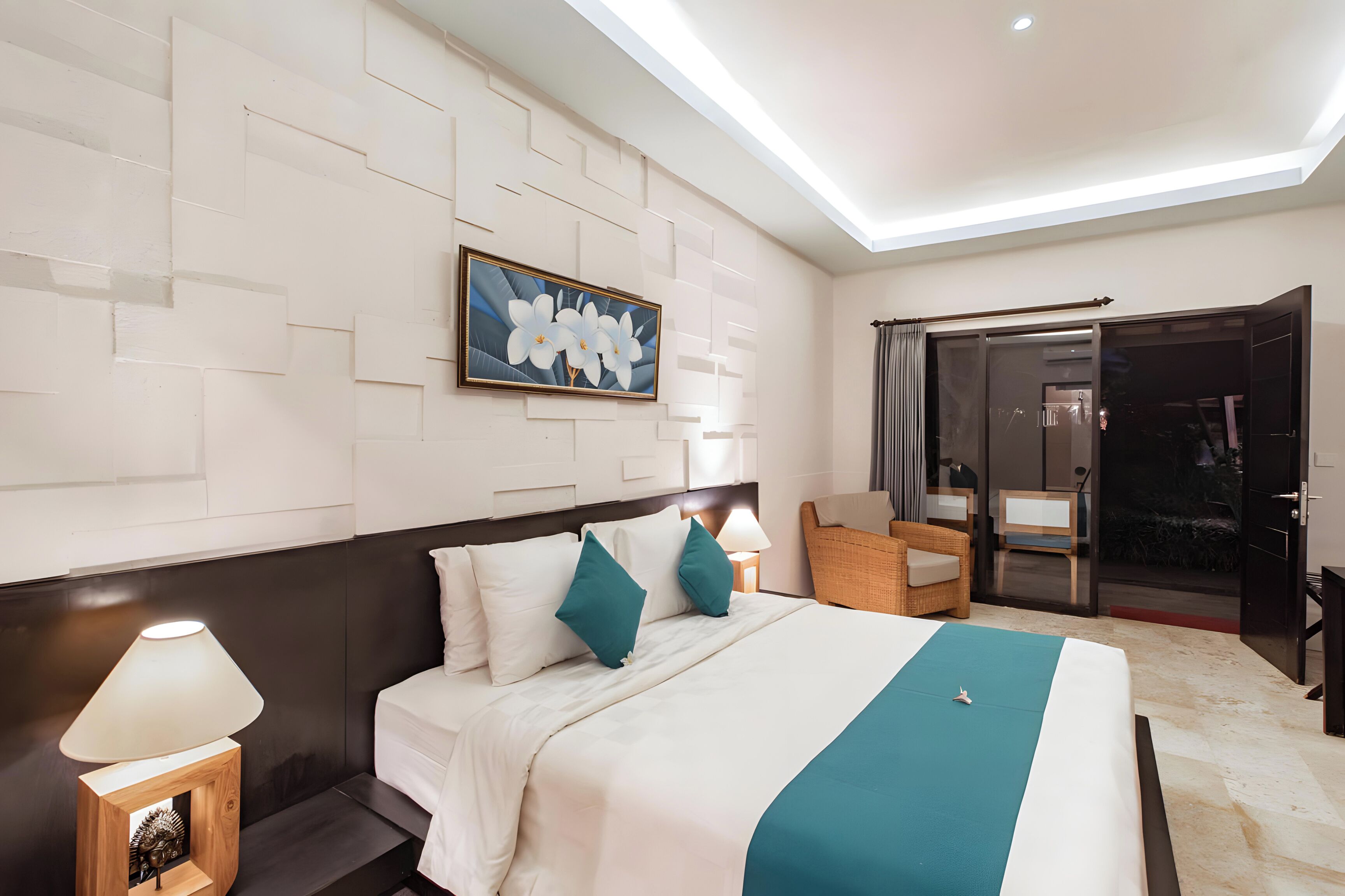 Family Room | Desk, free WiFi, bed sheets