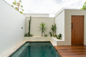 Outdoor pool - Liminal Palace Villa 2 by Betterplace (Canggu)