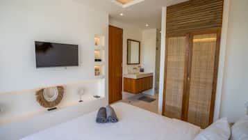 Villa | 2 bedrooms, in-room safe, desk, laptop workspace