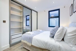 4 habitaciones, escritorio, tabla de planchar con plancha y wifi 