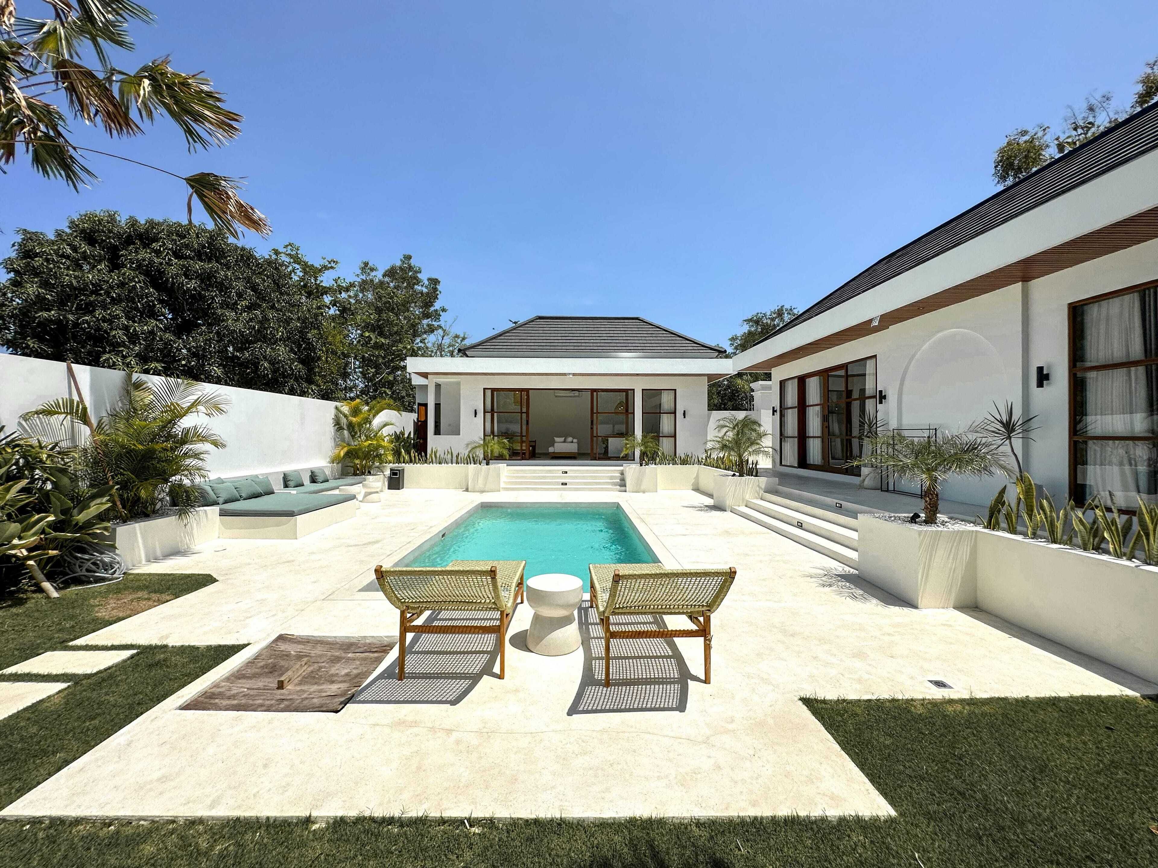 Vista frontal de la propiedad