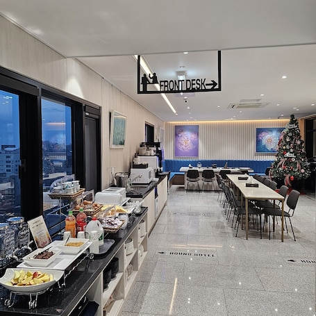 Free daily self-service breakfast . HoundHotel Mokpo PeaceSquare