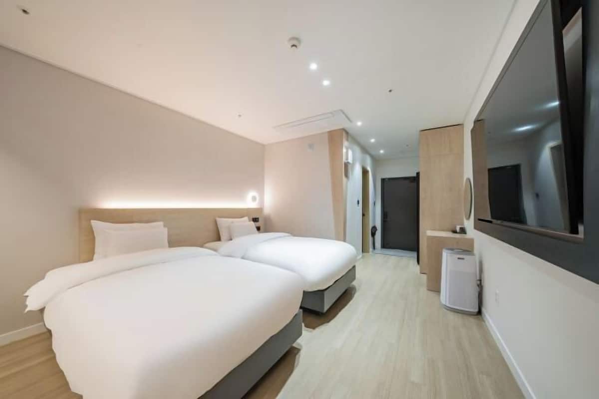 Couette en duvet, bureau, espace de travail pour ordinateurs portables