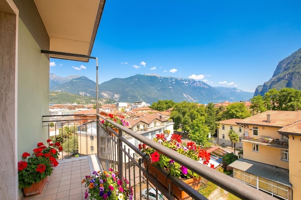 Family Apartment, 3 Bedrooms, Balcony (Garda View) | Property grounds - Garda View (Riva del Garda)