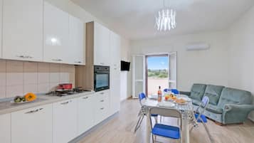 Standard-Apartment, Mehrere Schlafzimmer (Le Bianche Apt 4 - terrace near the) | Speisen