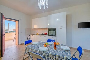 Standaard appartement, meerdere slaapkamers (Le Bianche Apt 4 - terrace near the) | Dineren