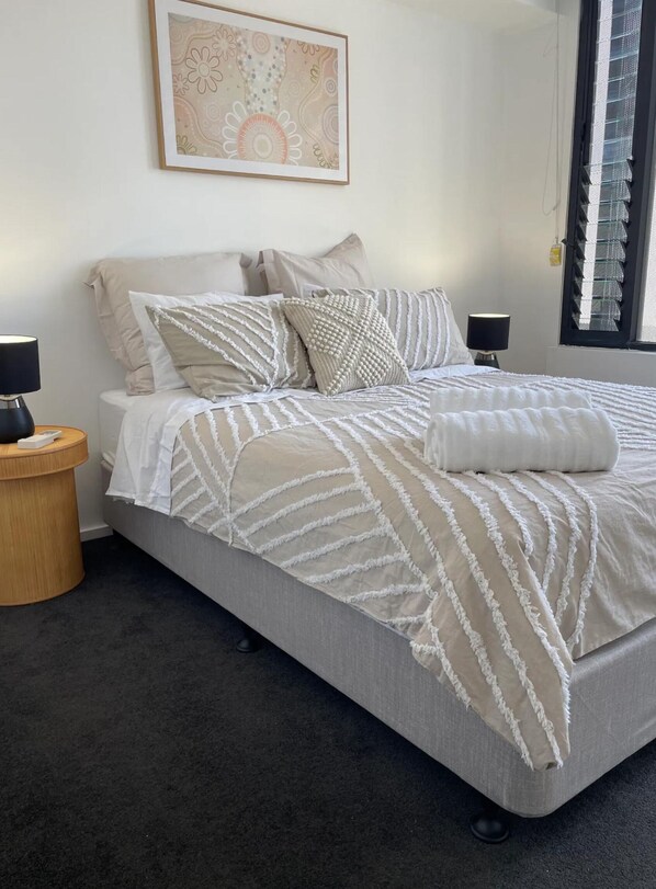 2 habitaciones, tabla de planchar con plancha y wifi gratis 