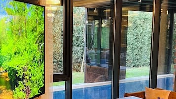 Exclusive Villa | 10 bedrooms, memory foam beds, desk, laptop workspace