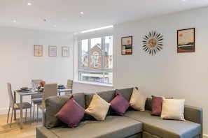 Living area - Chelmsford Centre View Sleep 4 (Chelmsford)